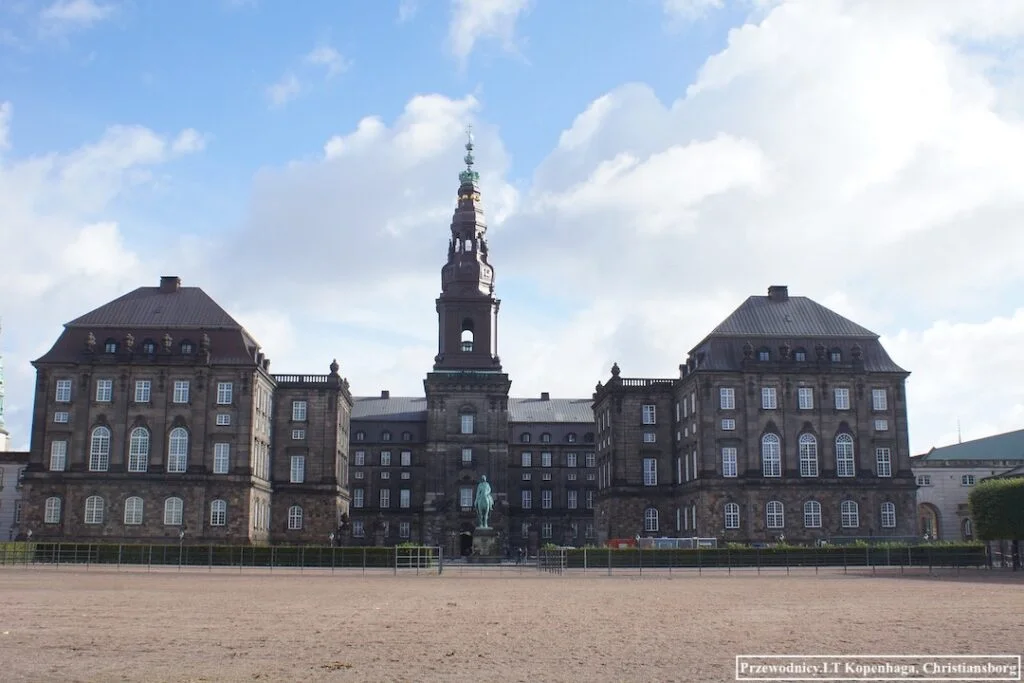przewodnik po kopenhadze Pałac Christiansborg 1080x1
